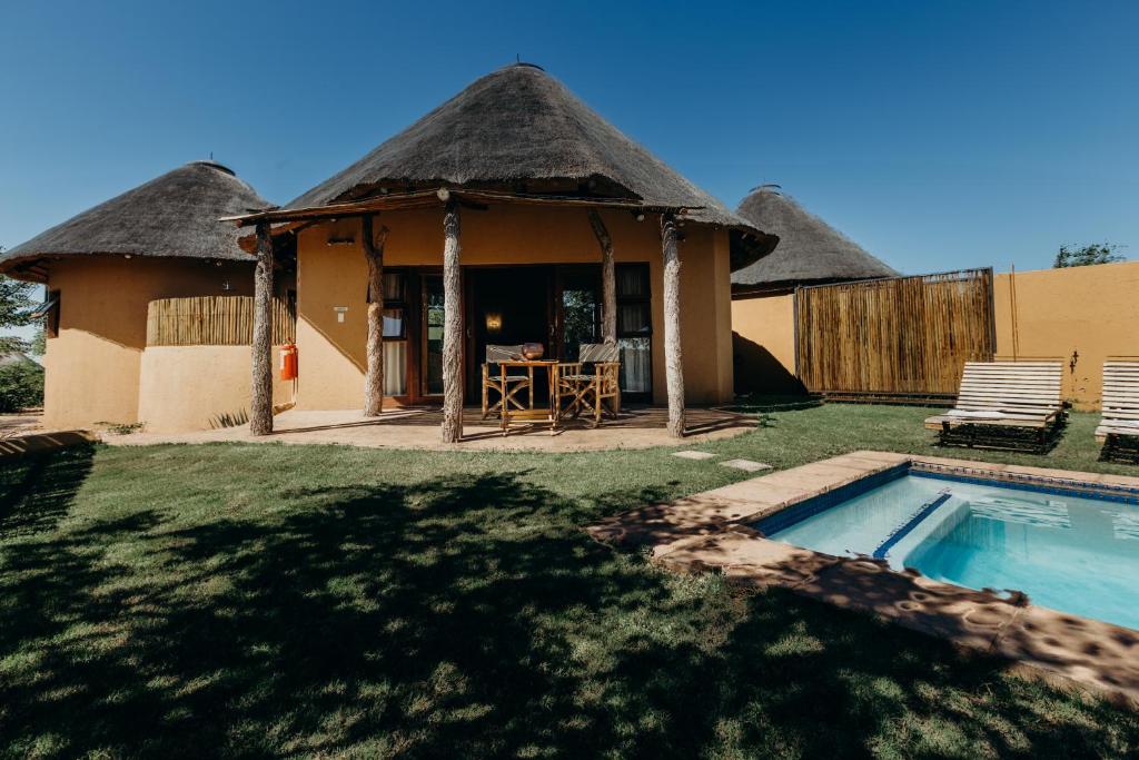 A thatched cottage at Mopane Bush Lodge, near Mapungubwe